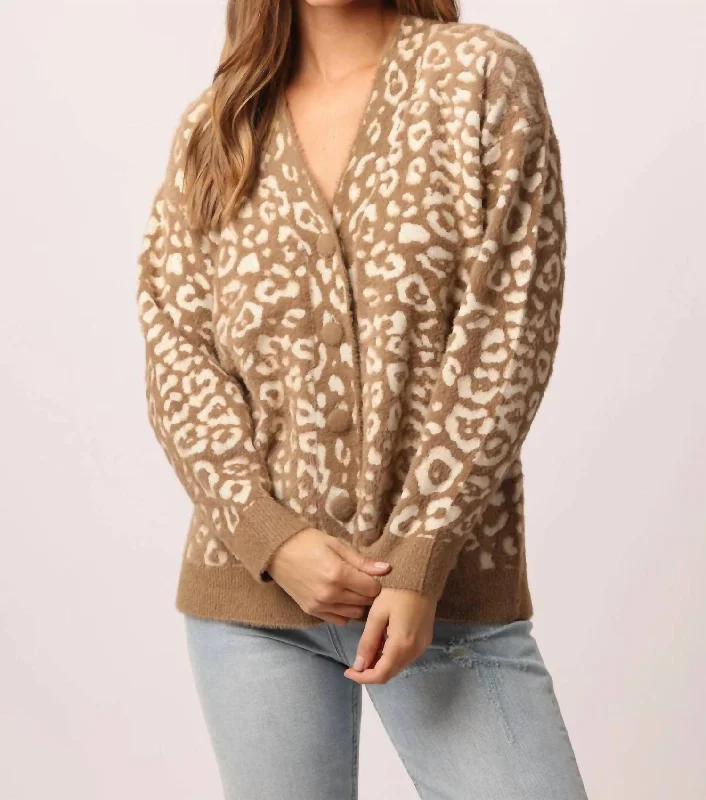 Makie Sweater in Two-Tone Animal Stylish Fashionable Trendy