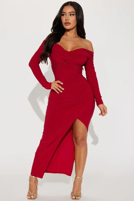 Yazmine Maxi Dress - Red Trendy V-Neck Maxi Dress